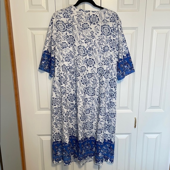 Blue Bell Sleeve V-Neck Midi Dress. - Picture 2 of 9